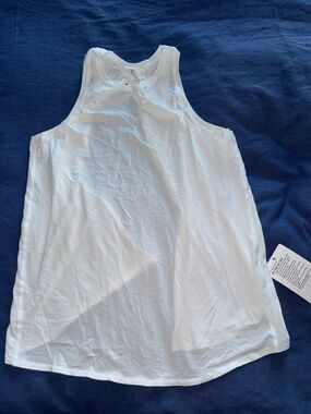 NWT AUTHENTIC WOMEN’S LULULEMON ALL TIED UP TANK SIZE 6